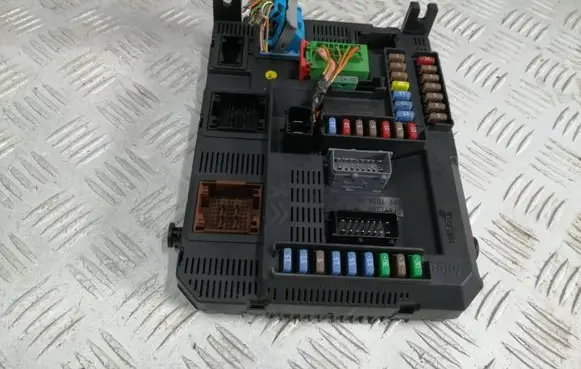 Peugeot 2008 I Fuse module 9678355980 E1066960 20120706