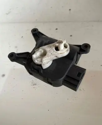 Volkswagen Golf V Air flap motor/actuator 3C1907511 CZ1168802880