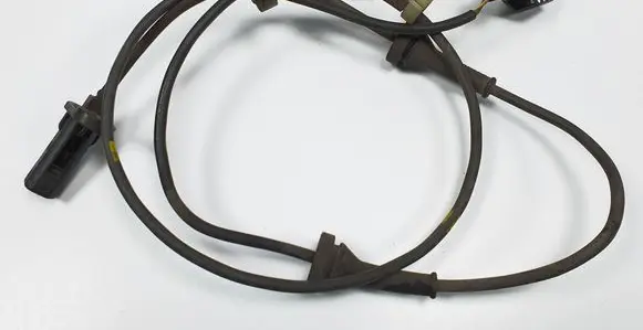 Ford Mondeo Mk III ABS brake wheel speed sensor 9467580