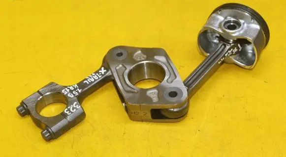 Nissan X-Trail T33 Piston with connecting rod