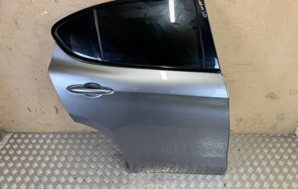 Alfa Romeo Stelvio Rear door