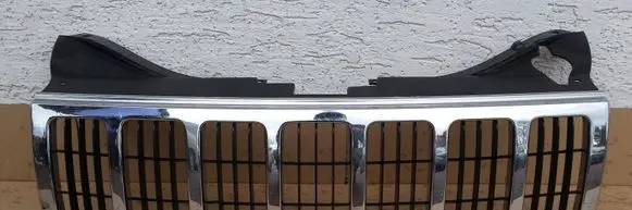 Jeep Grand Cherokee (WK) Front bumper upper radiator grill 55156814AE