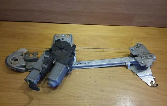 Peugeot 307 Rear door window regulator with motor 600584R 115280