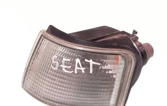 Seat Toledo I (1L) Front indicator light 961591