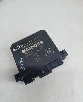 Mercedes-Benz C W203 Door control unit/module 2038206626 351391