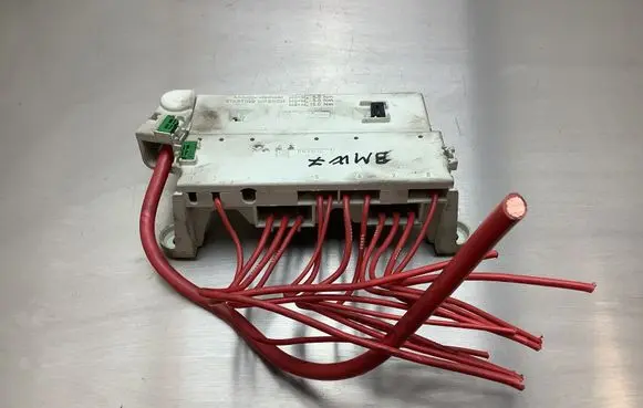 BMW 7 E38 Positive wiring loom 61138367252 61138367253