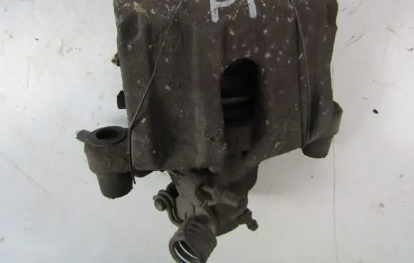 Volkswagen PASSAT B6 Rear brake caliper 