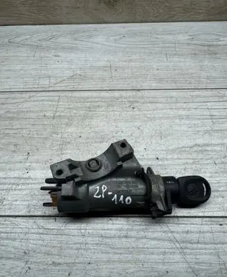 Volkswagen Polo IV 9N3 Ignition lock 4B0905851C