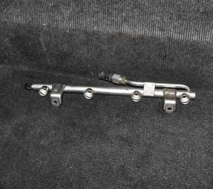 Audi A4 S4 B6 8E 8H Fuel main line pipe 06B133317N