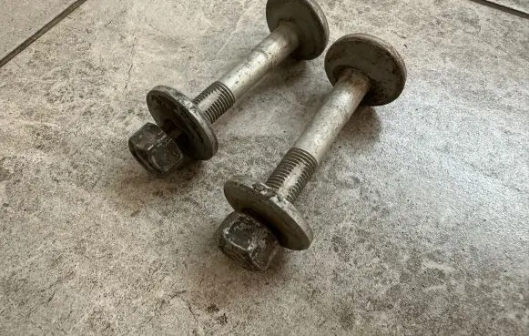 Volkswagen Amarok Front suspension camber bolt 