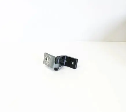 Skoda Octavia Mk2 (1Z) Rear door lower hinge 1Z0833411B