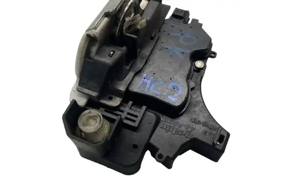Mitsubishi Colt Front door lock