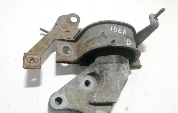 Fiat Idea Engine mount bracket