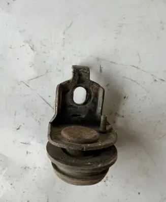 Toyota Land Cruiser (J120) Radiator mount bracket 