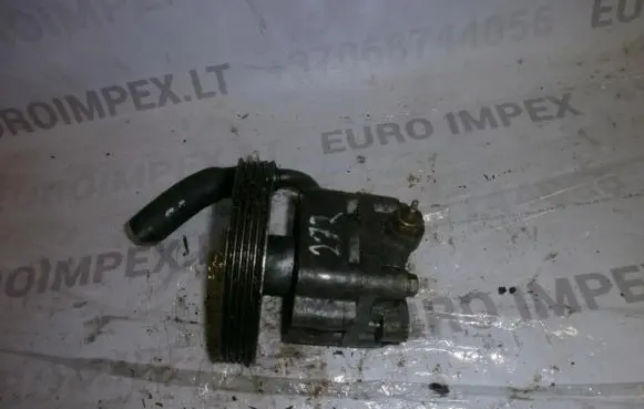 Mazda 323 F Power steering pump