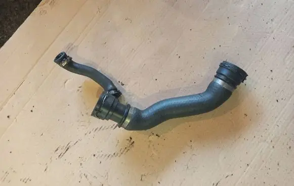 BMW 5 E39 Engine coolant pipe/hose 7787336