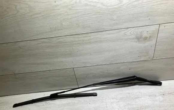 BMW X2 F39 Front wiper blade arm 742970806
