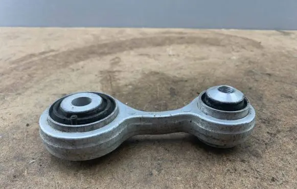 Rear control arm