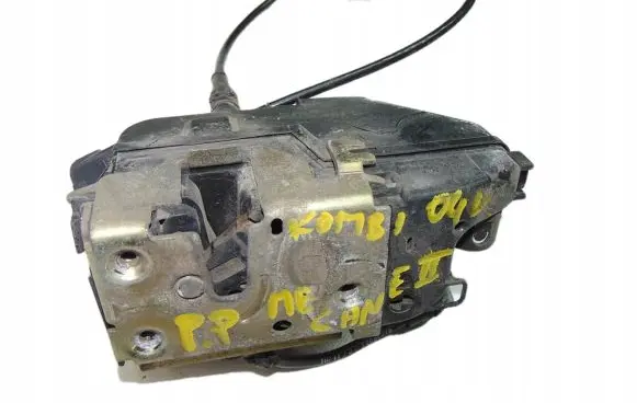 Renault Megane II Front door lock
