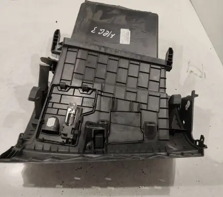 Renault Megane III Glove box 681080020R