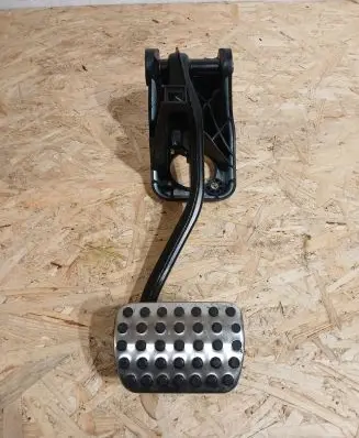 Mercedes-Benz GLC X253 C253 Brake pedal A2052920108