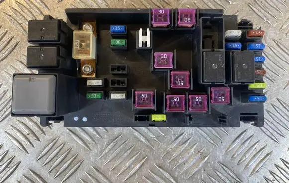 Subaru Impreza IV Fuse module 82241FJ010 206158