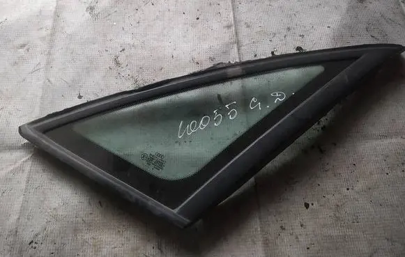 Audi A4 S4 B5 8D Rear side window AS2