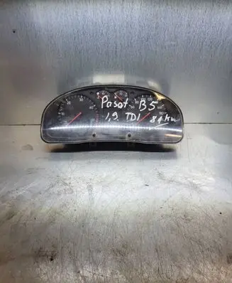 Volkswagen PASSAT B5 Speedometer (instrument cluster) 3B1919860D 110008919016