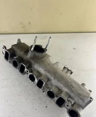 Toyota Hilux (AN10, AN20, AN30) Intake manifold