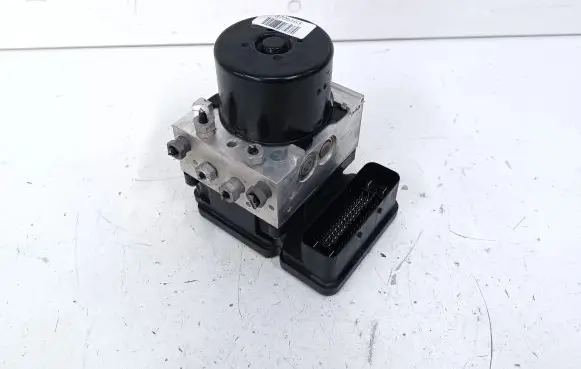 Volvo XC60 ABS Pump P31423348 28526258303