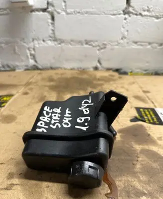 Mitsubishi Space Star Power steering fluid tank/reservoir
