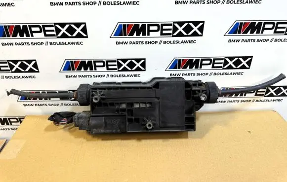BMW X6 F16 Handbrake/parking brake lever assembly 6882007