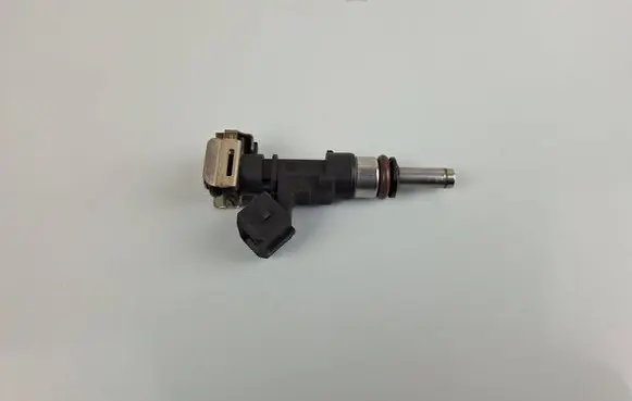 Maserati GranTurismo Fuel injector 0280158124 08120611