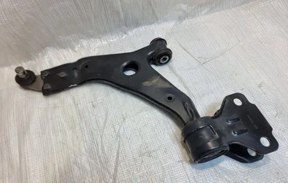 Ford Kuga II Front control arm CV61-3A262-AAA