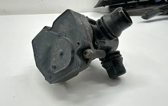 Mercedes-Benz EQA Electric auxiliary coolant/water pump A0005061400