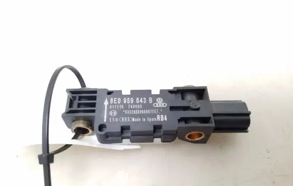 Audi A4 S4 B7 8E 8H Airbag deployment crash/impact sensor 8E0959643B