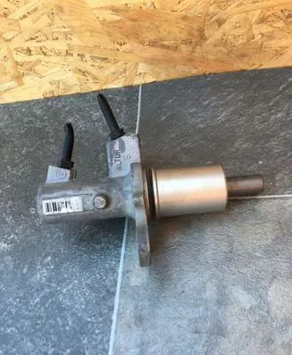 Audi A6 S6 C6 4F Master brake cylinder