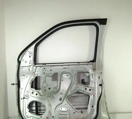 Nissan Pathfinder R51 Front door