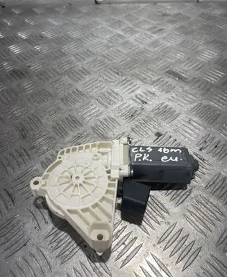 Mercedes-Benz CLS C218 X218 Front door window regulator motor A2078200642