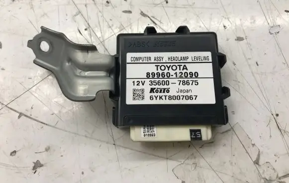Toyota Auris 150 Light module LCM 8996012210 3560078675