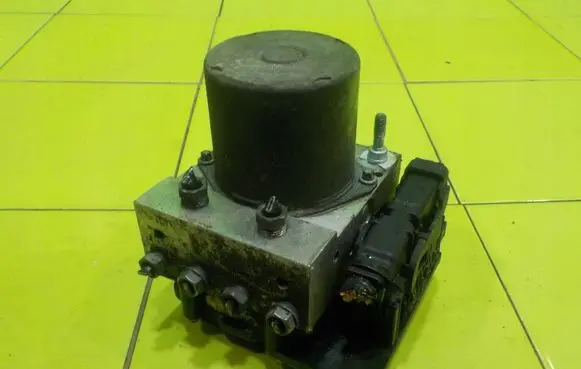 Nissan Note (E11) ABS Pump 0265235494