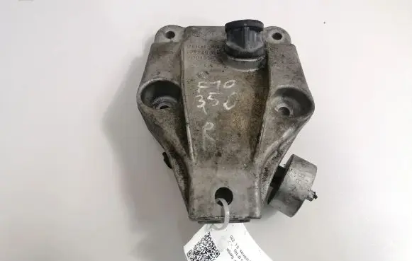 BMW 5 F10 F11 Engine mounting bracket 6777623