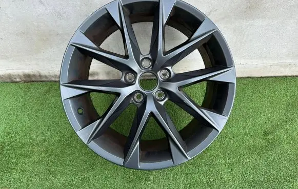 Seat Leon IV R18 alloy rim 5F0601025AA
