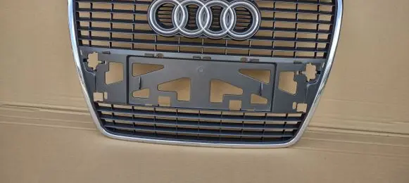 Audi A6 S6 C6 4F Front bumper upper radiator grill 4F0853651