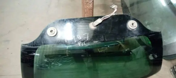 Peugeot 407 Opening tailgate glass 