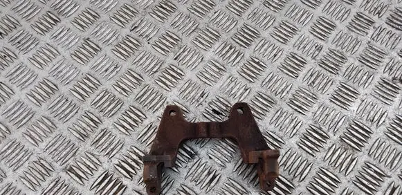 Volkswagen PASSAT B8 Brake caliper pad carrier rear 