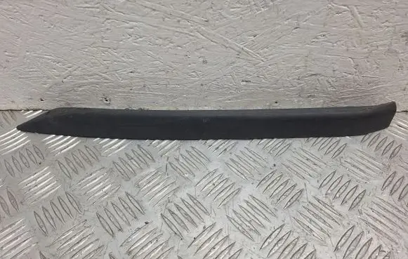 Toyota Avensis T270 Front bumper lip 7685105030