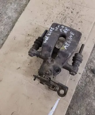 Renault Megane II Rear brake caliper