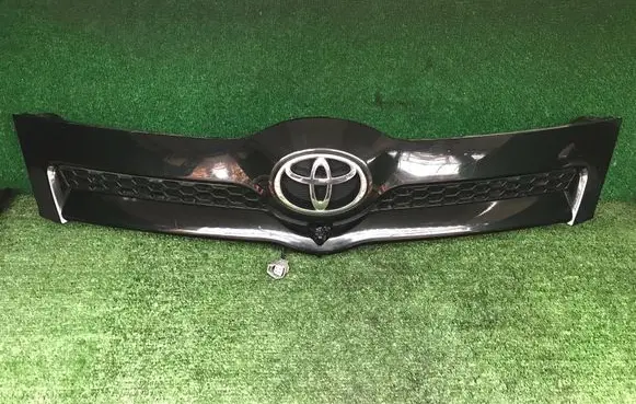 Toyota Corolla Verso E121 Front grill