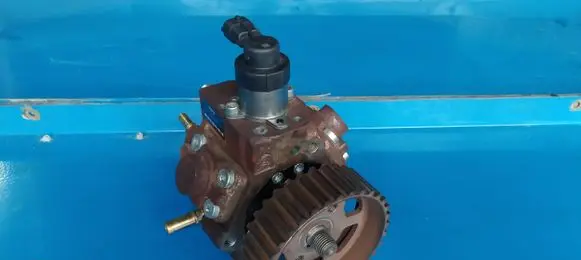 Ford Fusion Fuel injection high pressure pump 0033700160 0928400607